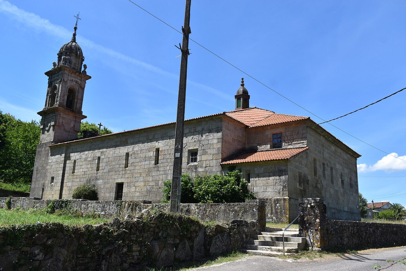 Igrexa de Santa María de Troáns en Cuntis