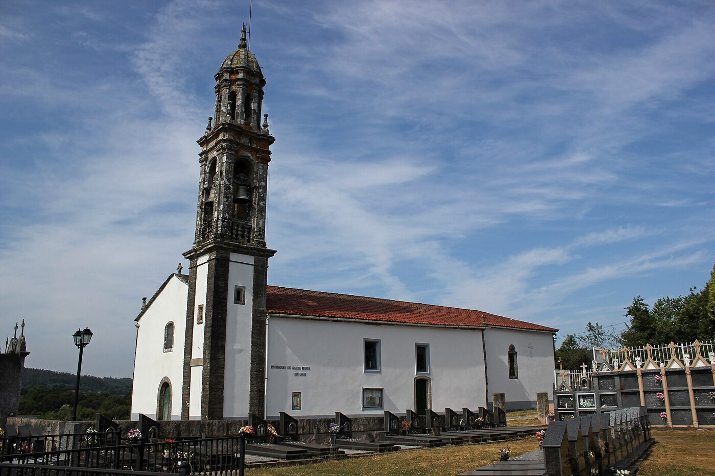 Igrexa de Santa María de Loxo en Touro