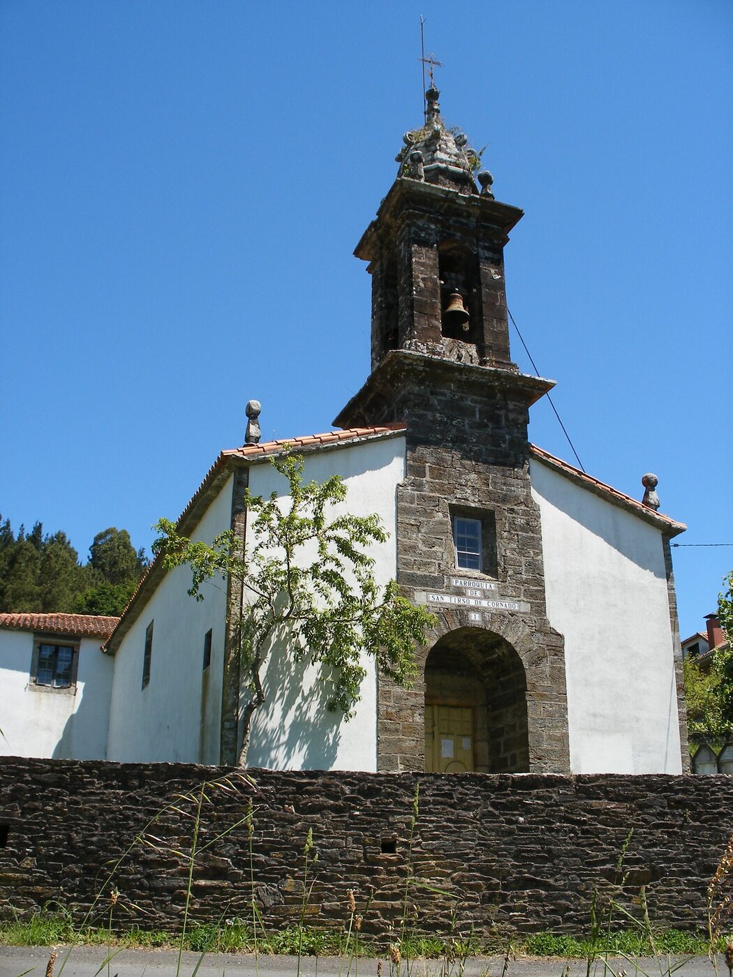 Igrexa de Santiso de Cornado en Touro