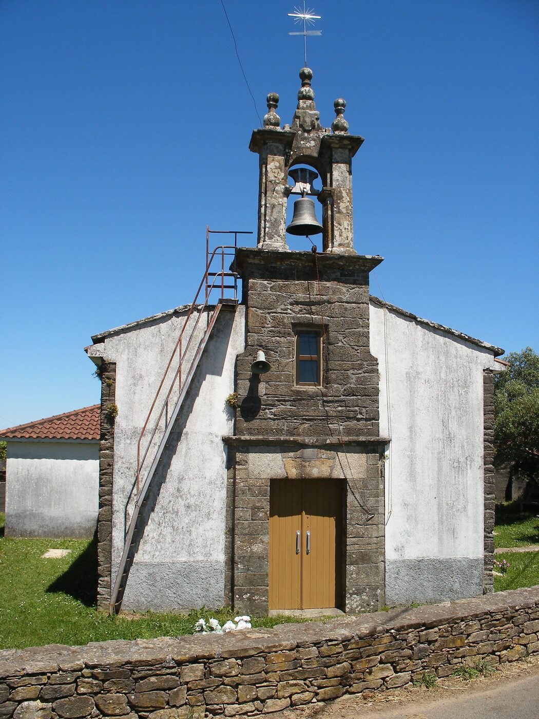 Igrexa de Santa Mariña de Circes en Touro
