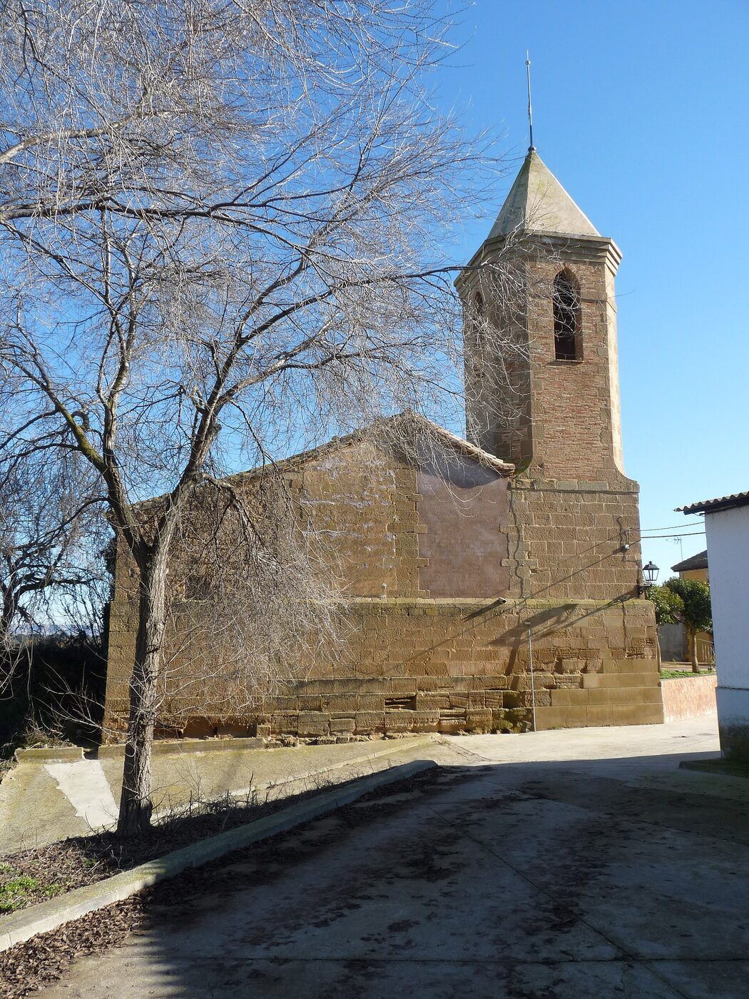Iglesia de San Pedro en Torres de Barbués