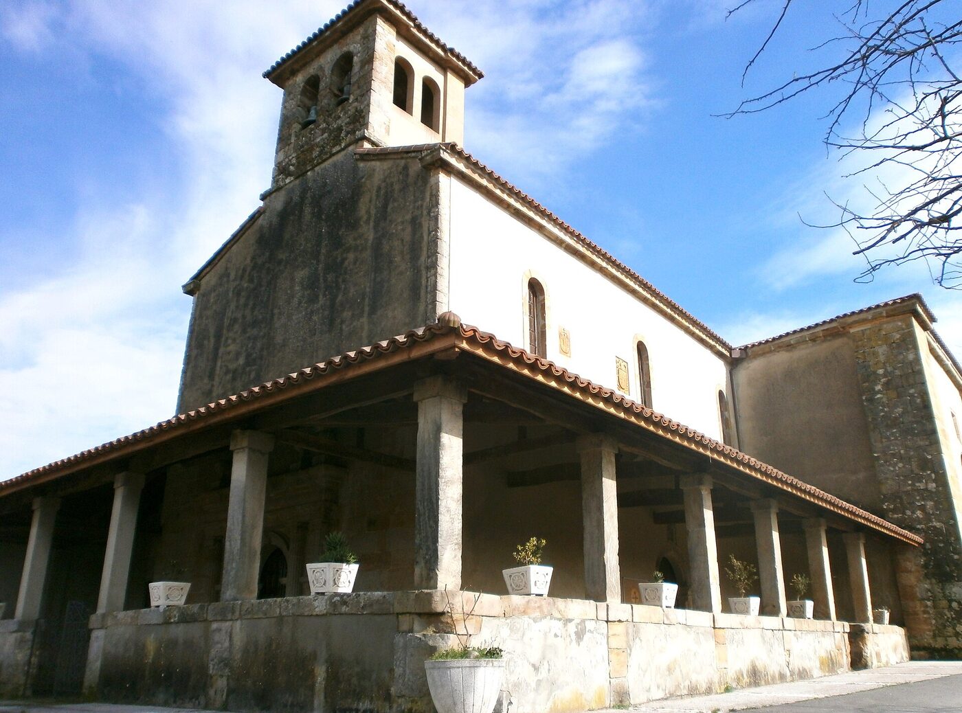 Santuariu de la Virxe del Remediu en Nava