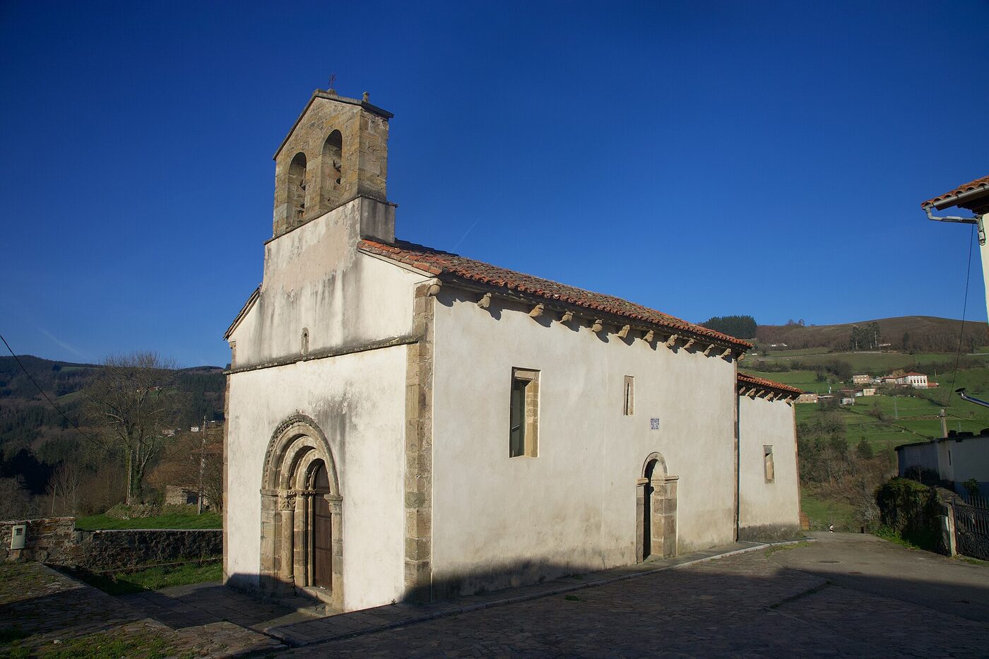 Ilesia de Santa María de Zalón en Allande