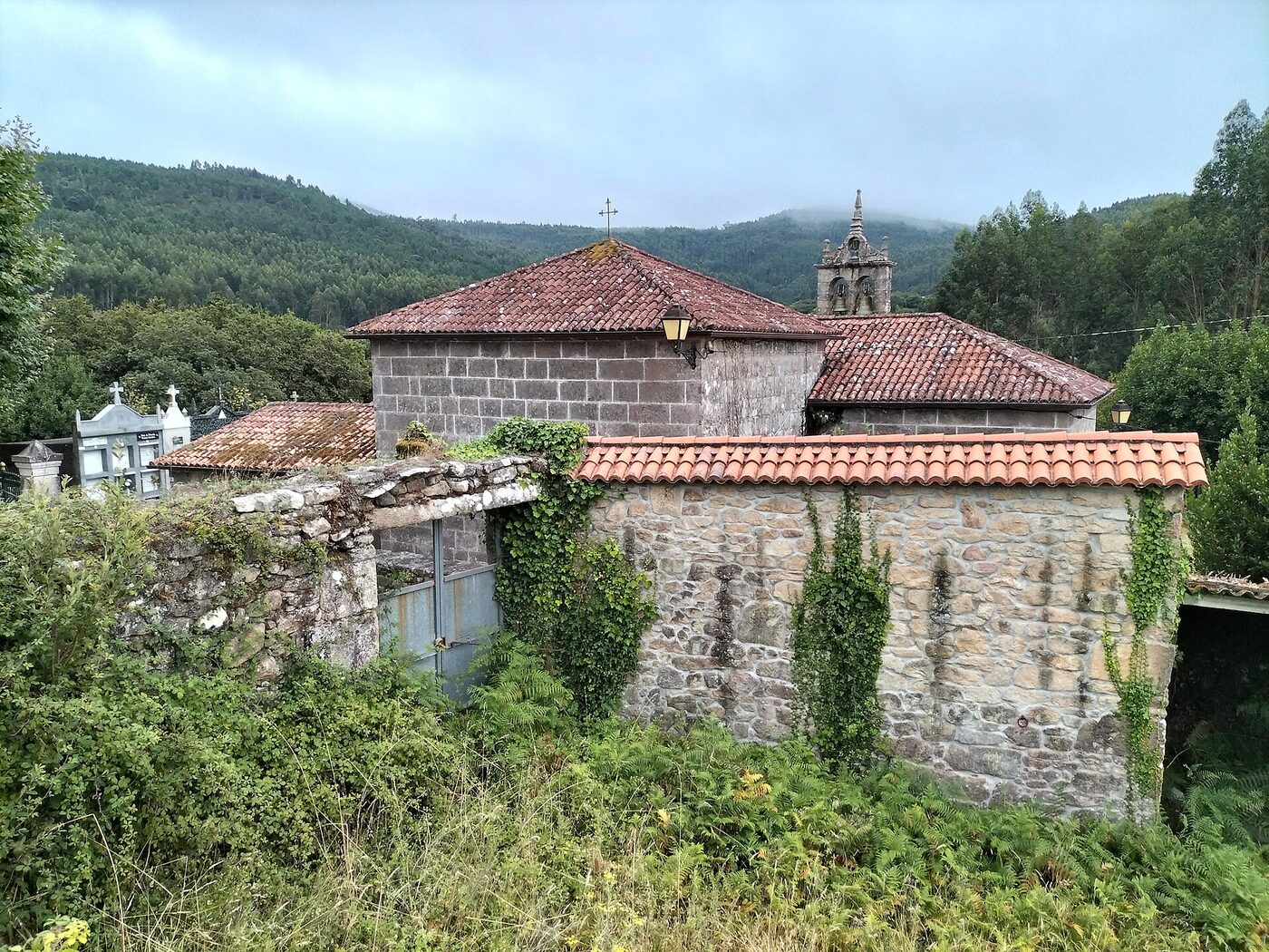 Igrexa de San Mamede de Abalo en Catoira