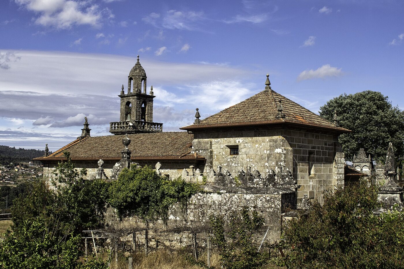 Igrexa de Santa Mariña da Insua en Ponte Caldelas