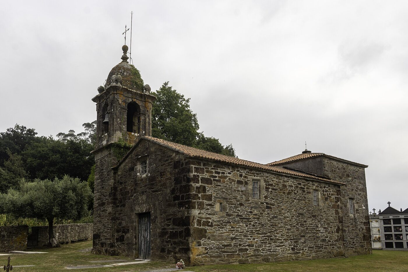 Igrexa Vella de San Xoán de Touro en Fonte Díaz