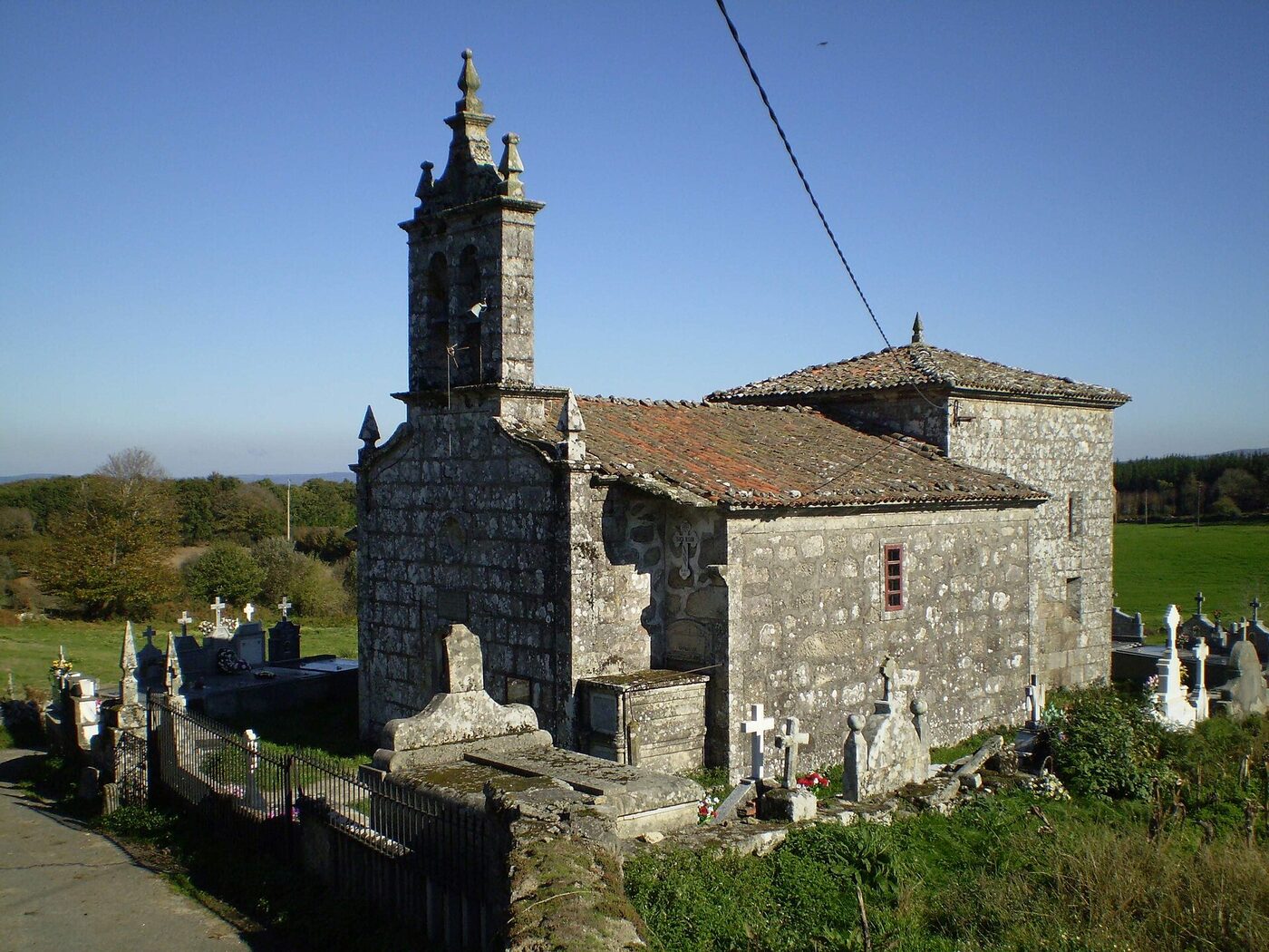 Igrexa de San Mamede da Agüela en Antas de Ulla