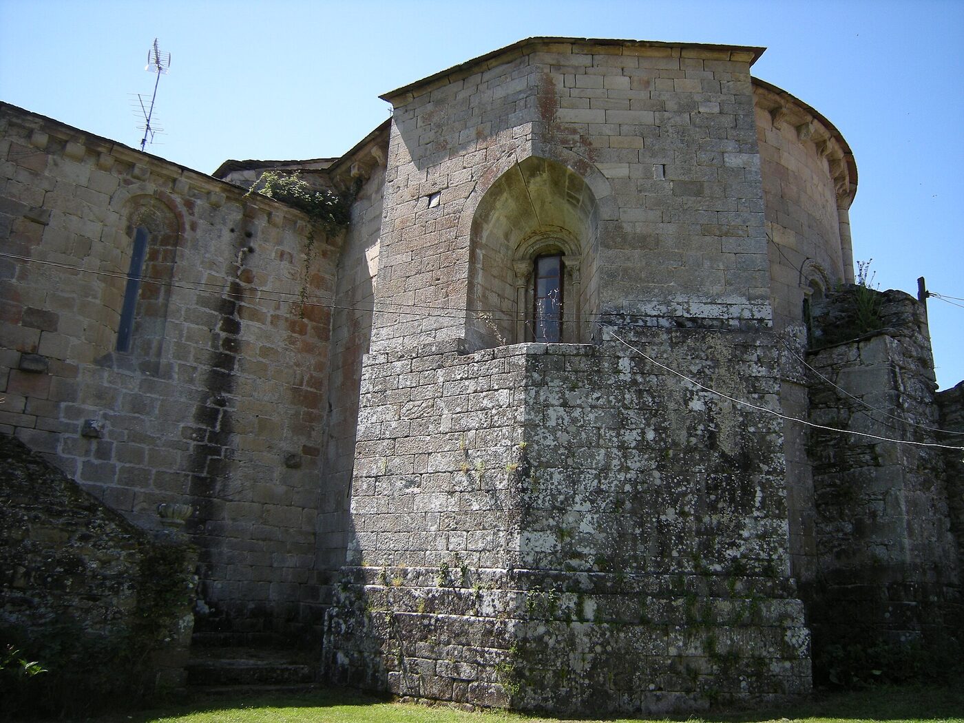 Igrexa do Mosteiro de Santa María de Ferreira de Pallares en Guntín de Pallares