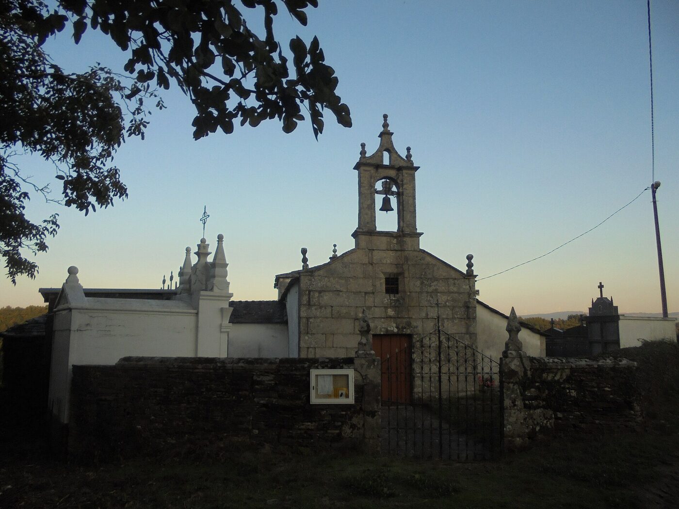 Igrexa de San Xulián de Ourol en Guntín