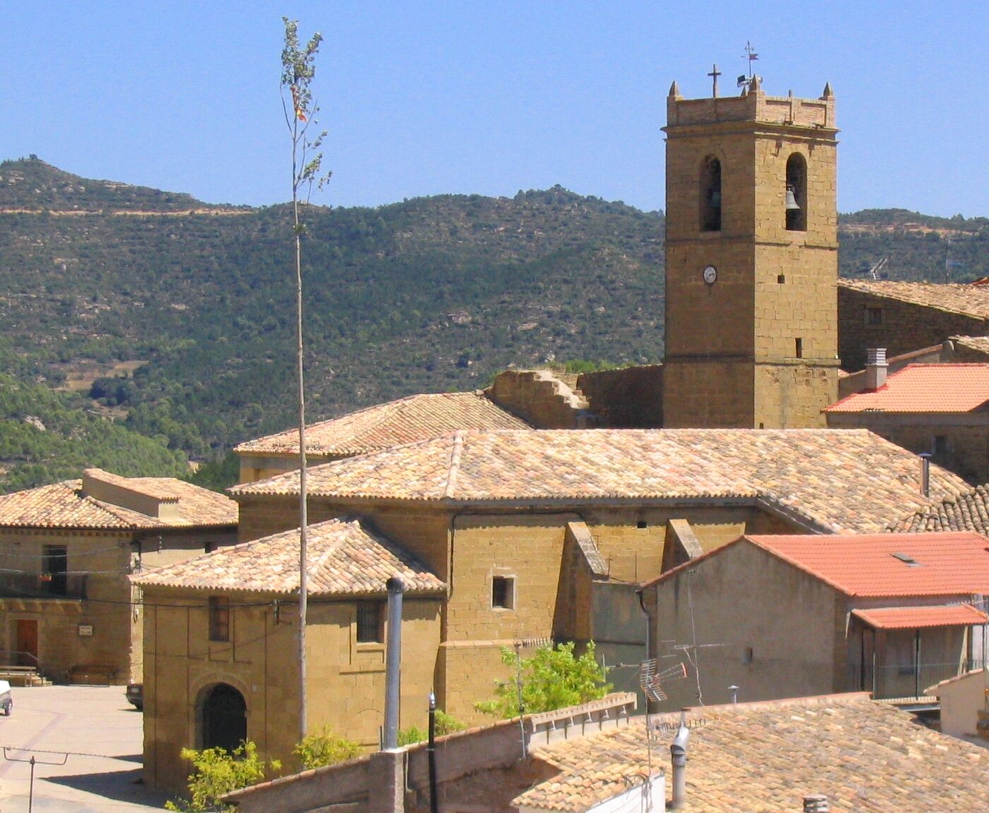 Iglesia de San Juan Bautista en Orés