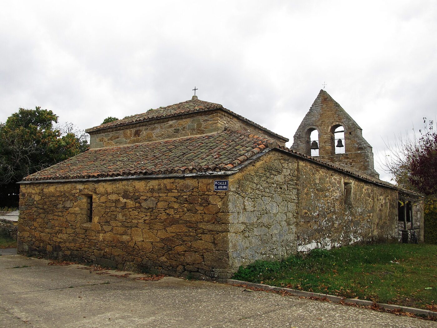 Iglesia de San Bartolomé de Fresno de la Carballeda en Mombuey