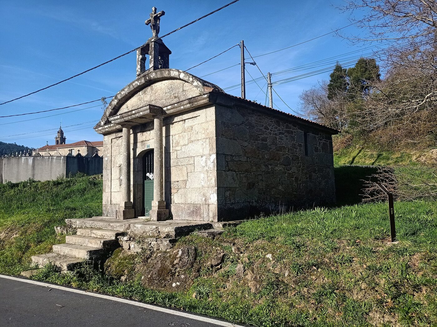 Capela de Nosa Señora do Bo Parto e do Leite en Tallós