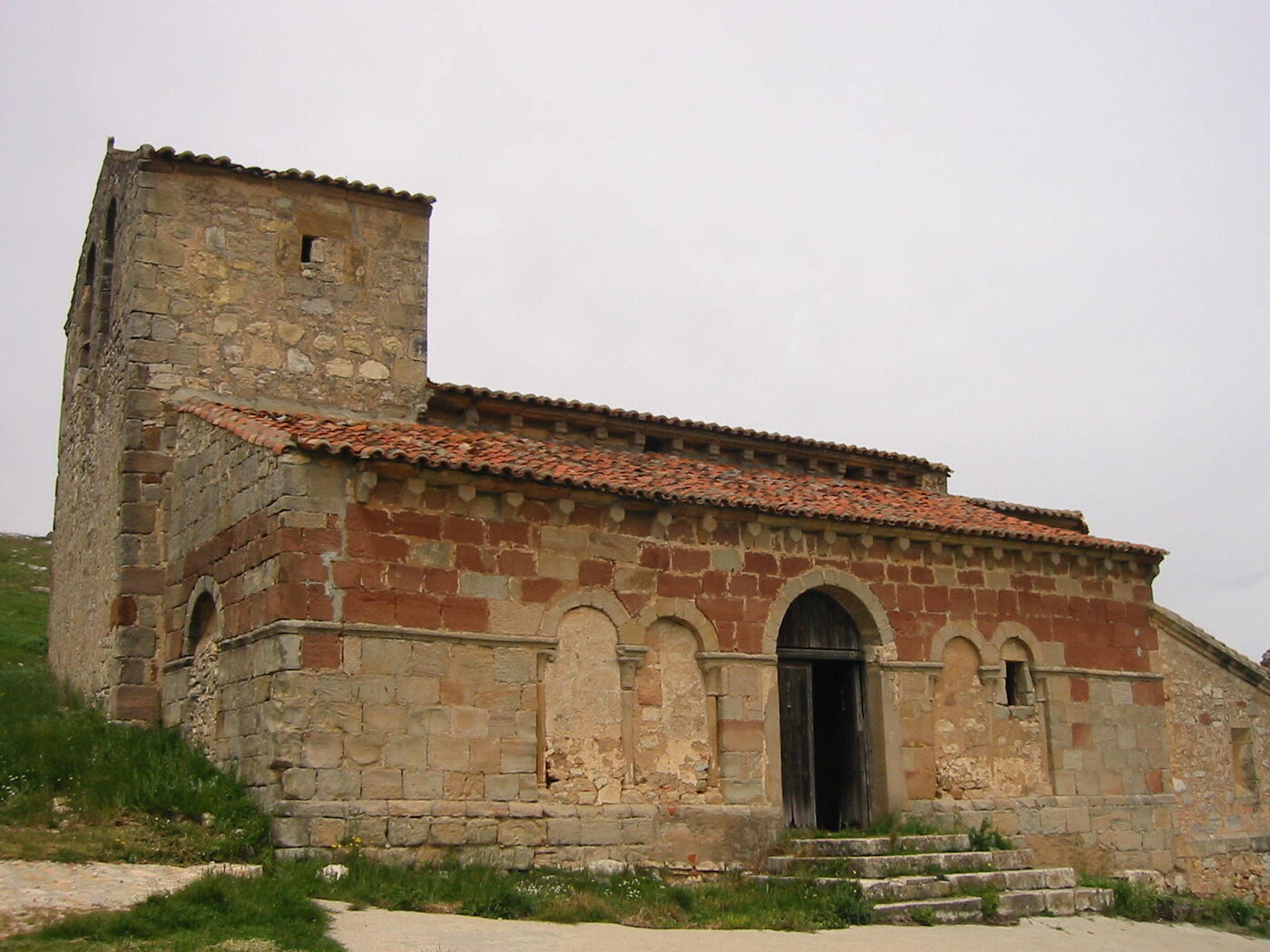 Iglesia de San Juan Bautista en Saúca