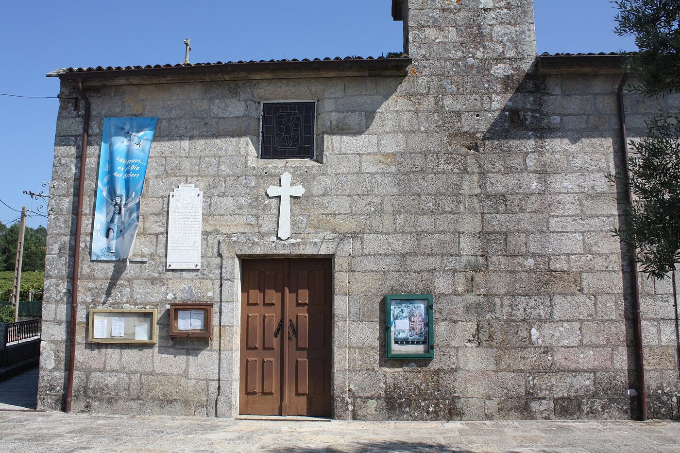 Igrexa de Santa Baia de Dena en Meaño