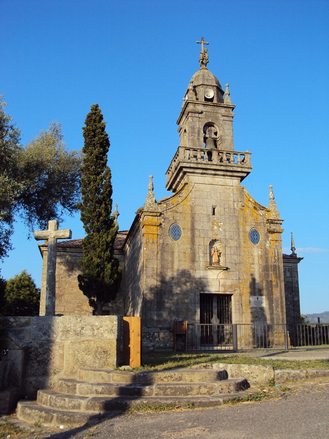 Igrexa de San Vicente de Mañufe en Gondomar