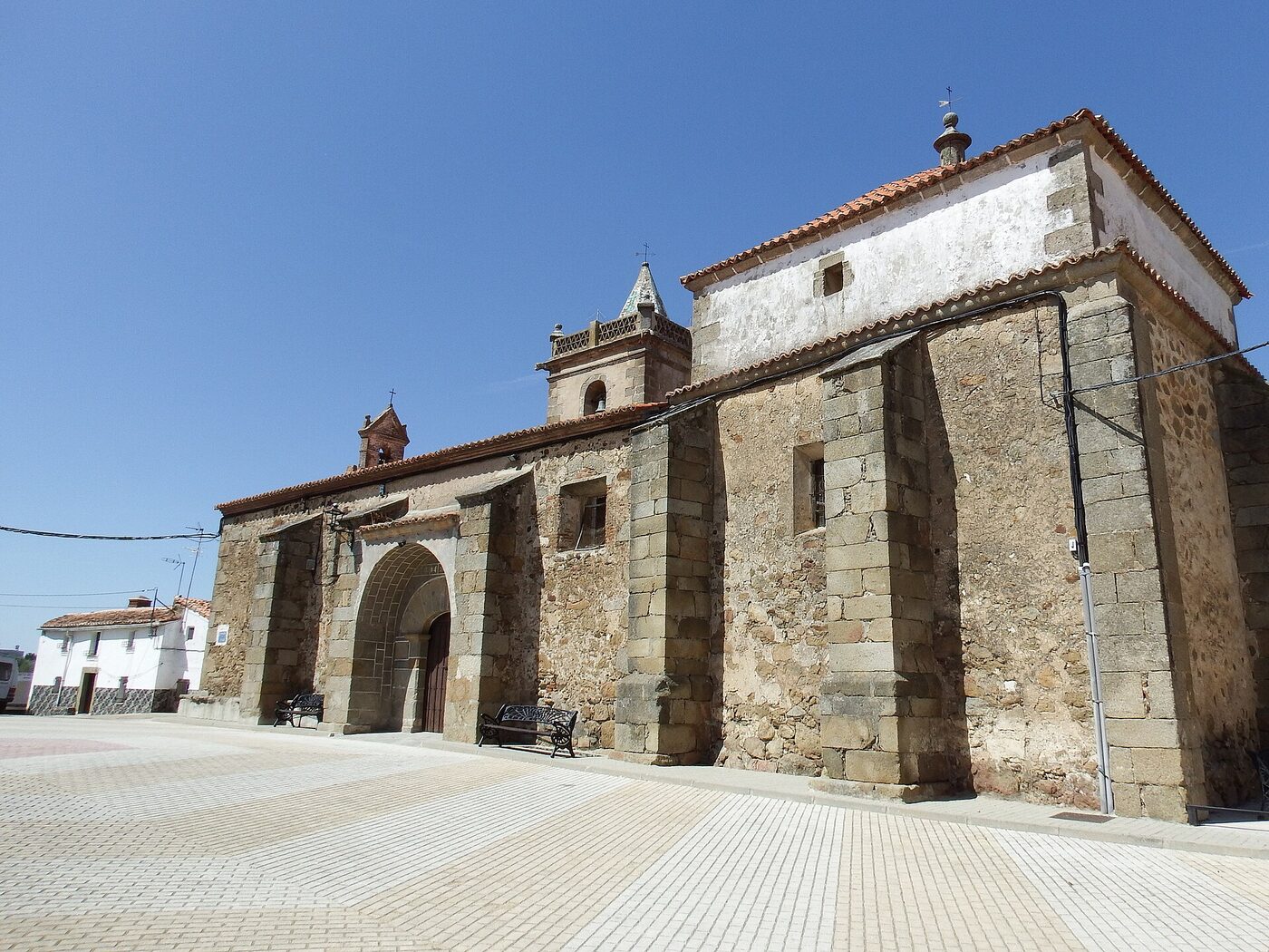 Iglesia parroquial de San Pedro Apostol en Benquerencia