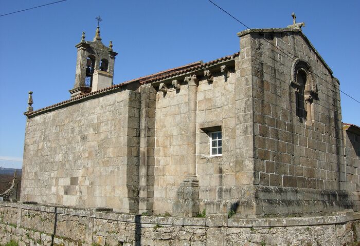 Igrexa de San Martiño de Fiestras