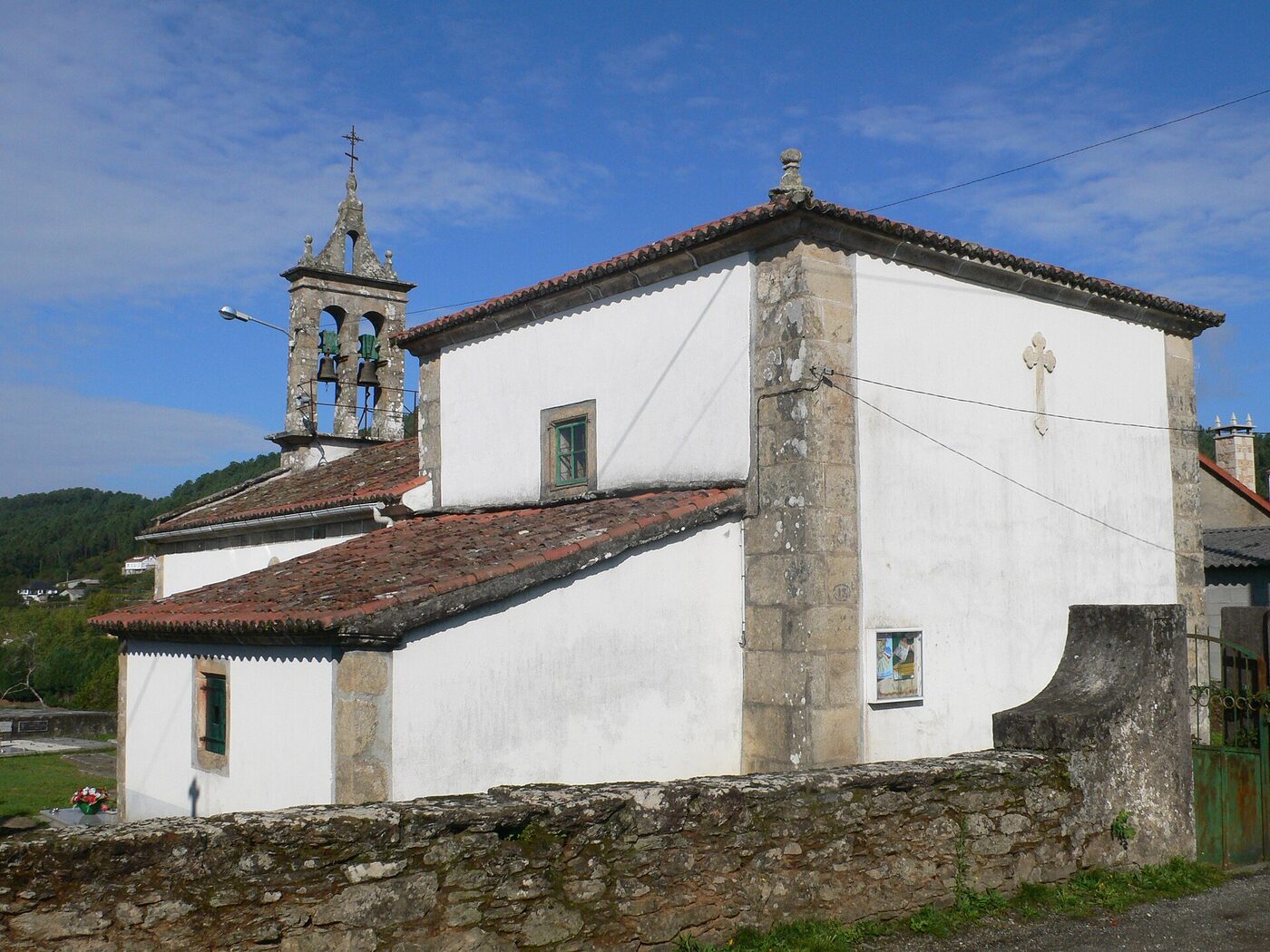 Igrexa de Santa Mariña de Bascuas en Vila de Cruces