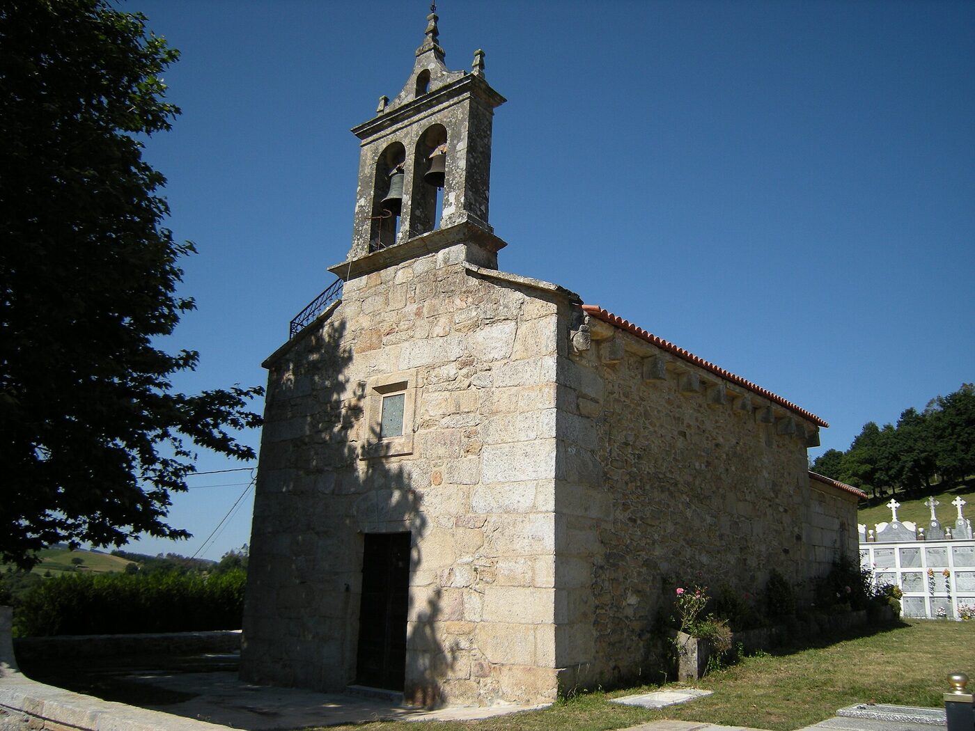 Igrexa de San Mamede de Bodaño en Vila de Cruces