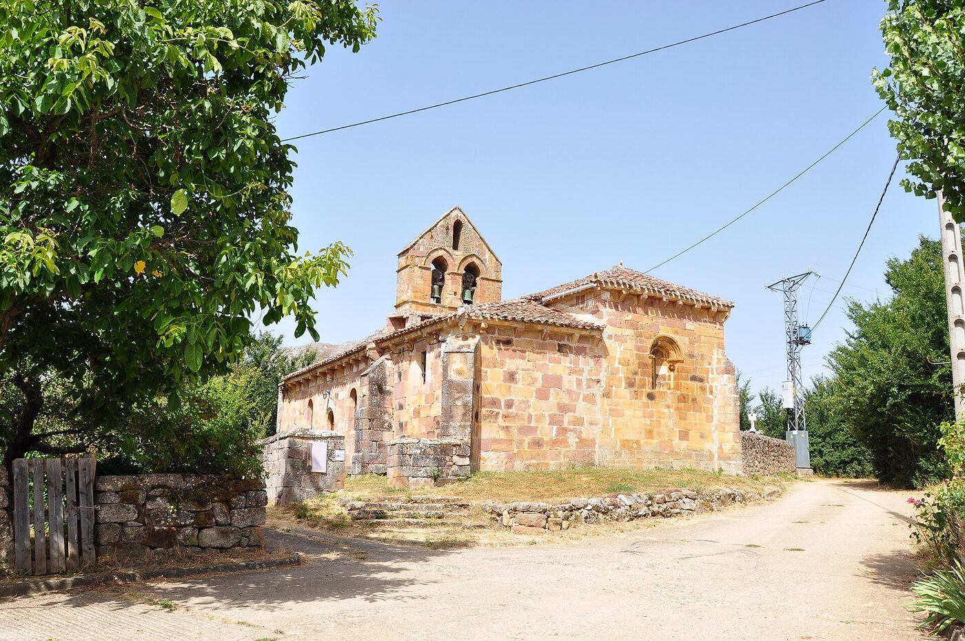 Iglesia de San Pedro en Barruelo de Santullán