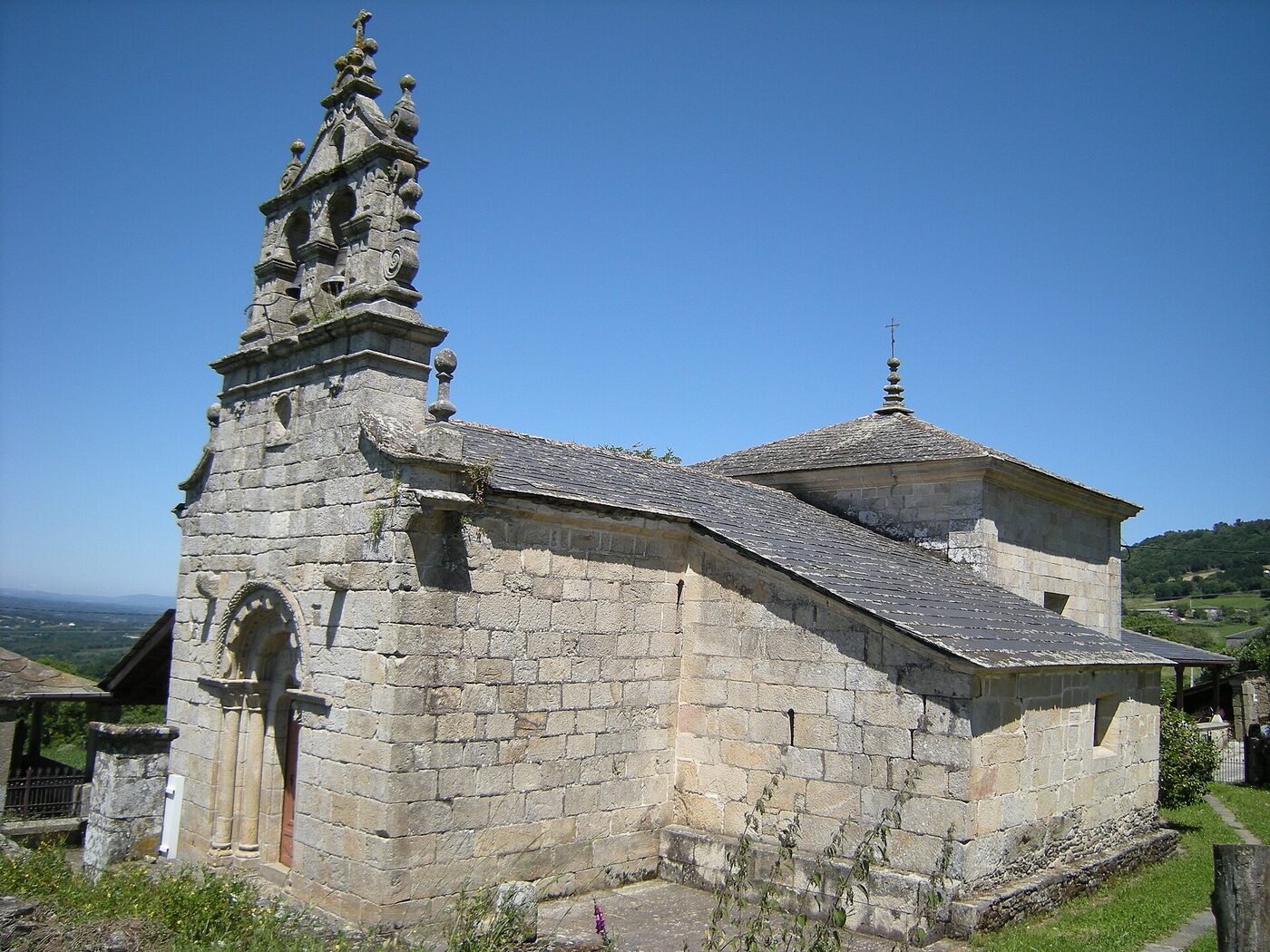 Igrexa de San Xoán de Friolfe en O Páramo