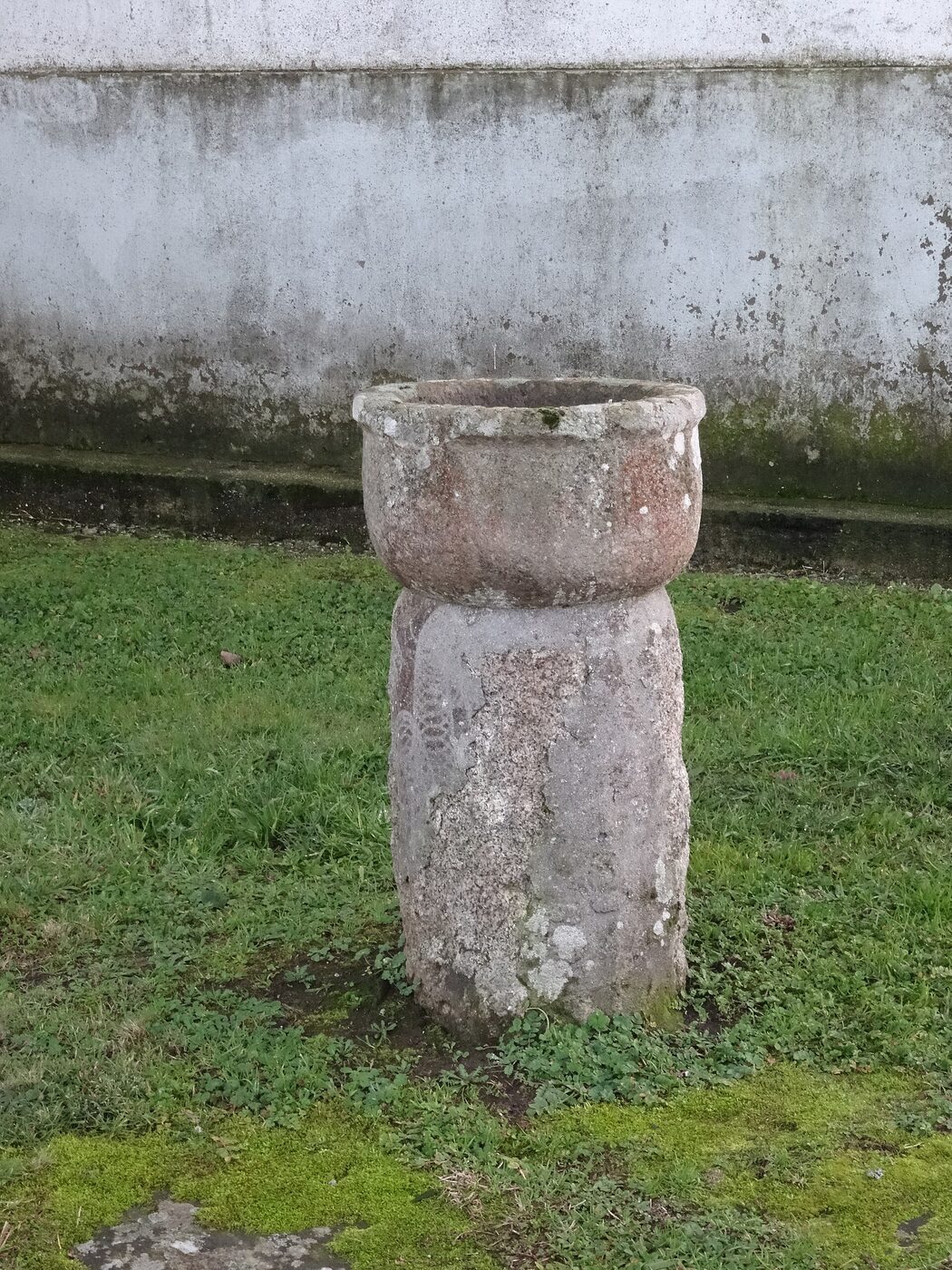 Igrexa de San Salvador de Damil en Begonte