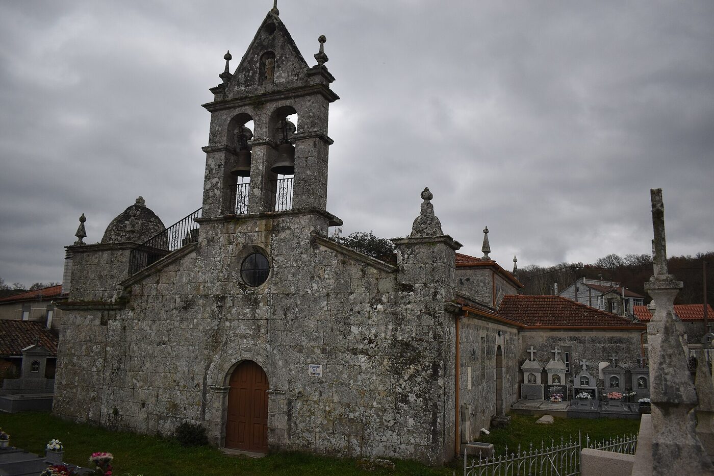 Igrexa de San Salvador de Mourisco en Paderne de Allariz