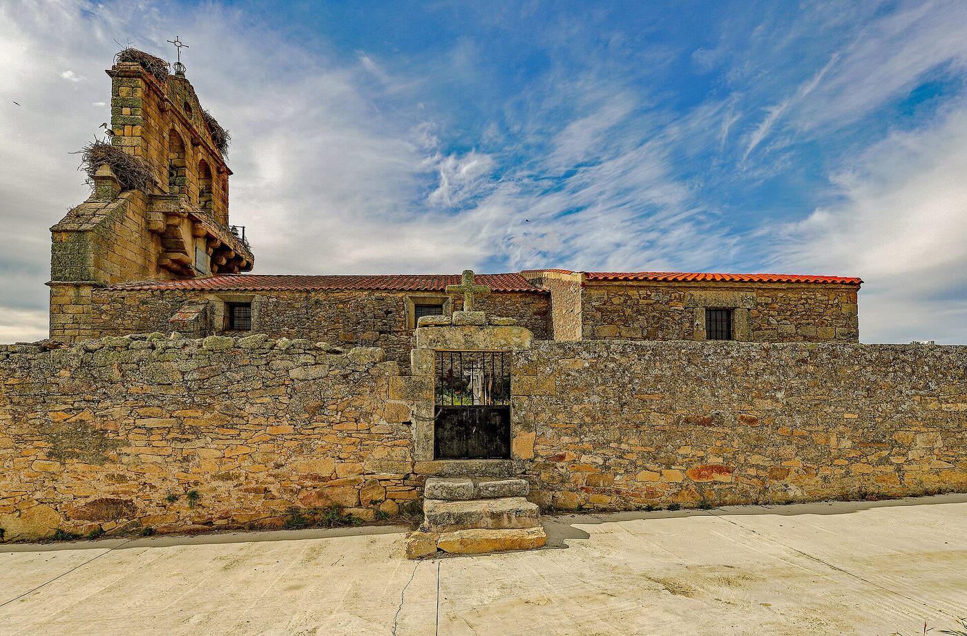 Iglesia de la Trinidad en Iruelos