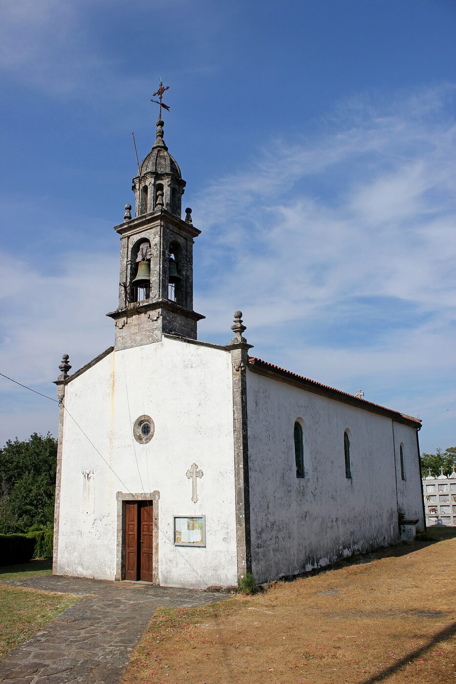Igrexa de San Miguel de Vilar en Touro