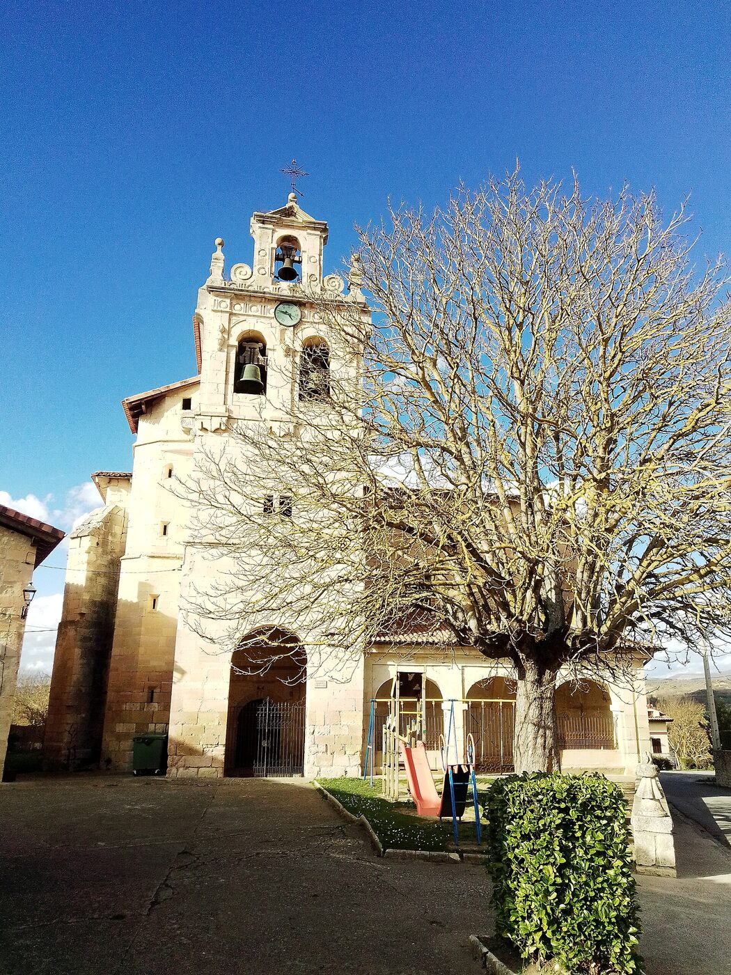 Iglesia San Miguel en Condado de Treviño