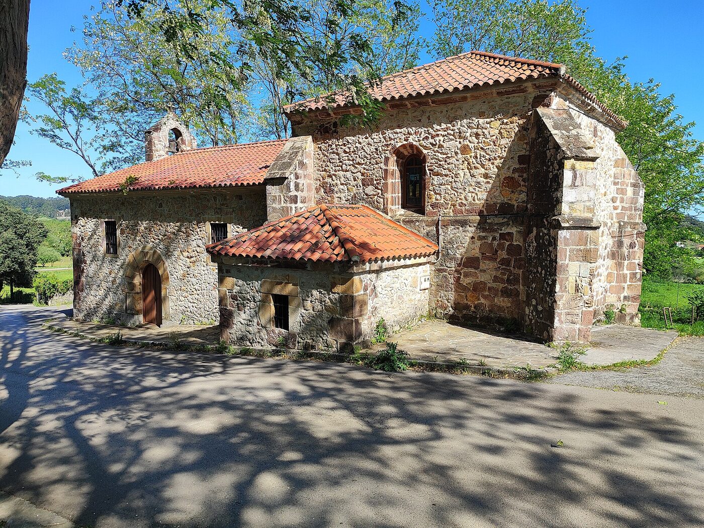 Ermita de Santiago en Camargo