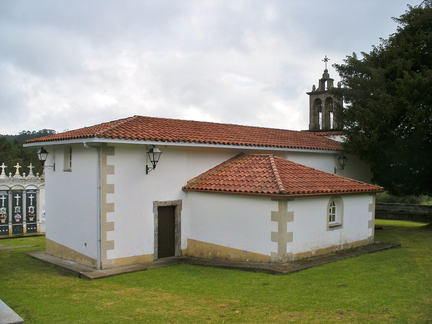Igrexa de Santa Cruz do Salto en Cabanas