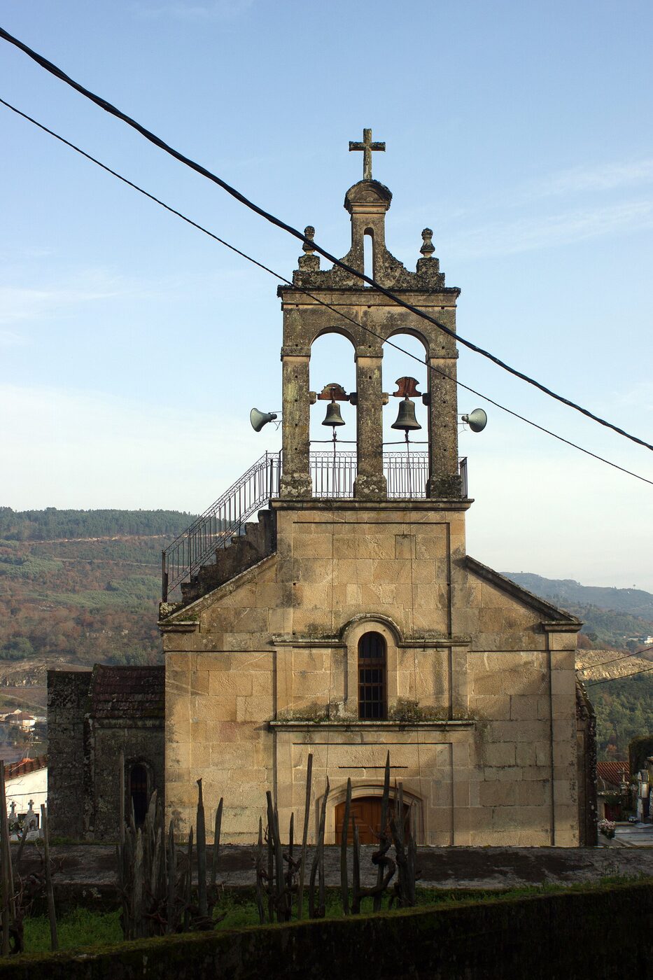 Igrexa de Santiago de Barbantes en Punxín