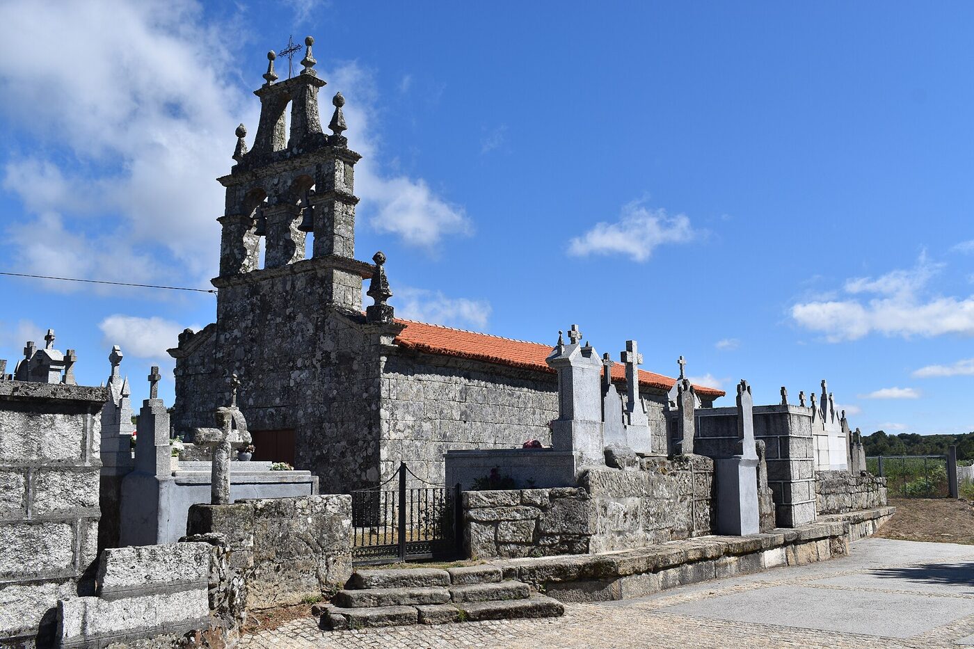 Igrexa de San Martiño de Castelaus en Calvos de Randín