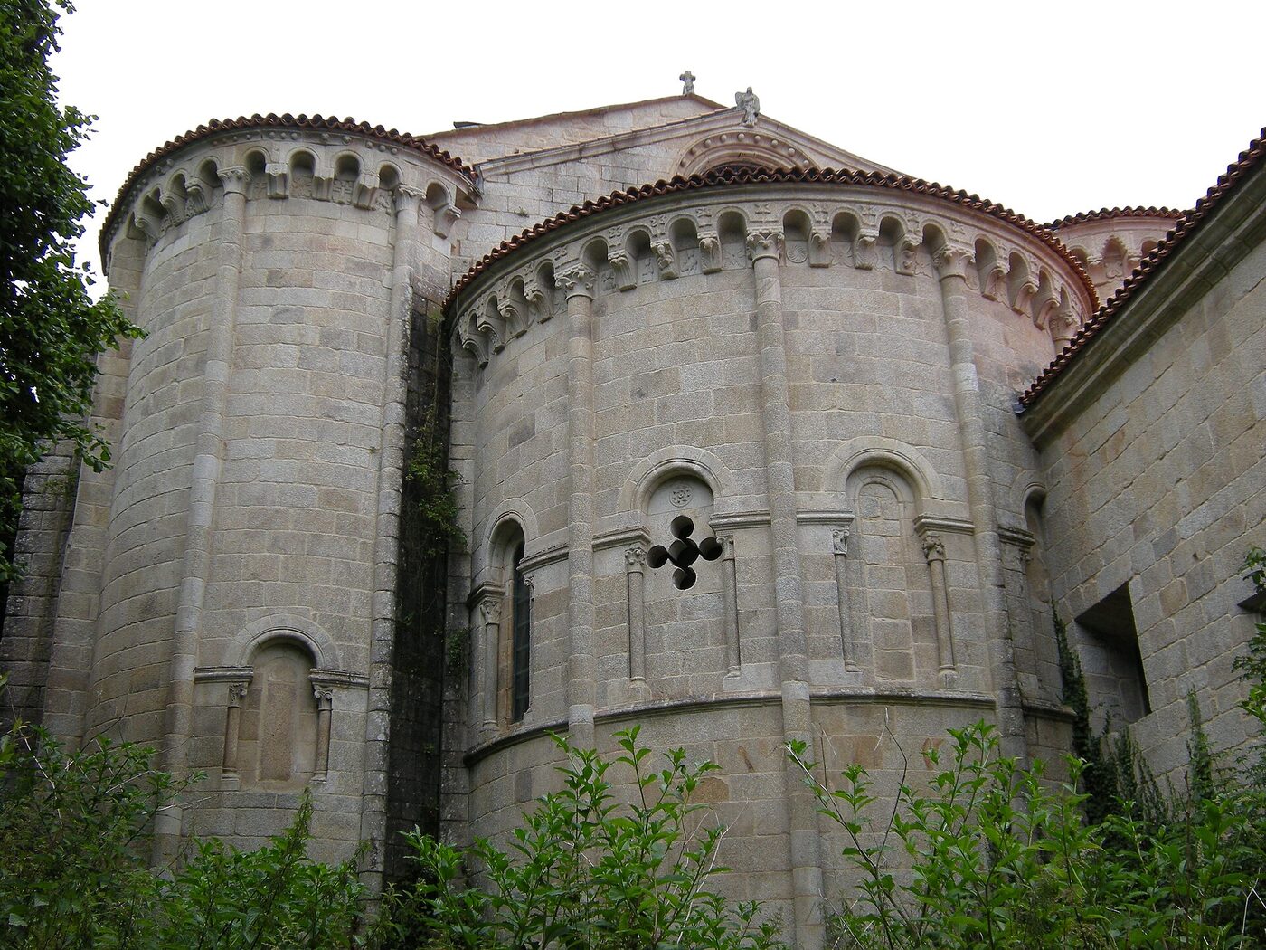 Igrexa do Mosteiro de Santo Estevo de Ribas de Sil en Nogueira de Ramuín