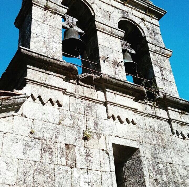 Igrexa de San Martiño de Tribás en Pantón