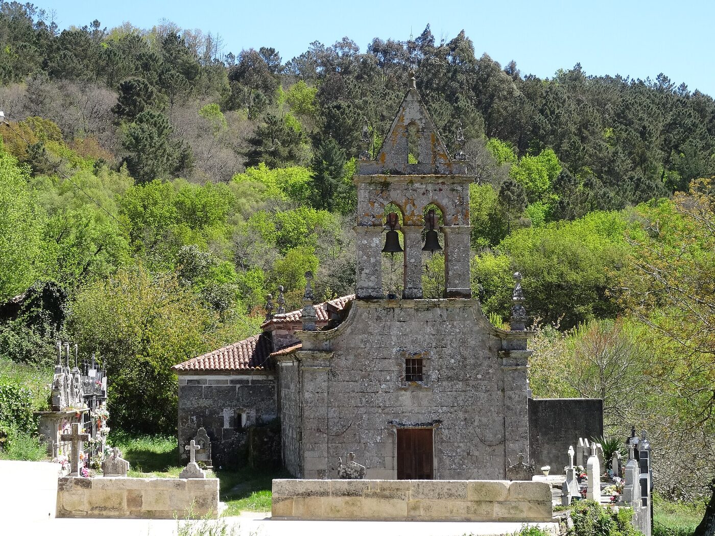 Igrexa de San Salvador de Armental en A Peroxa