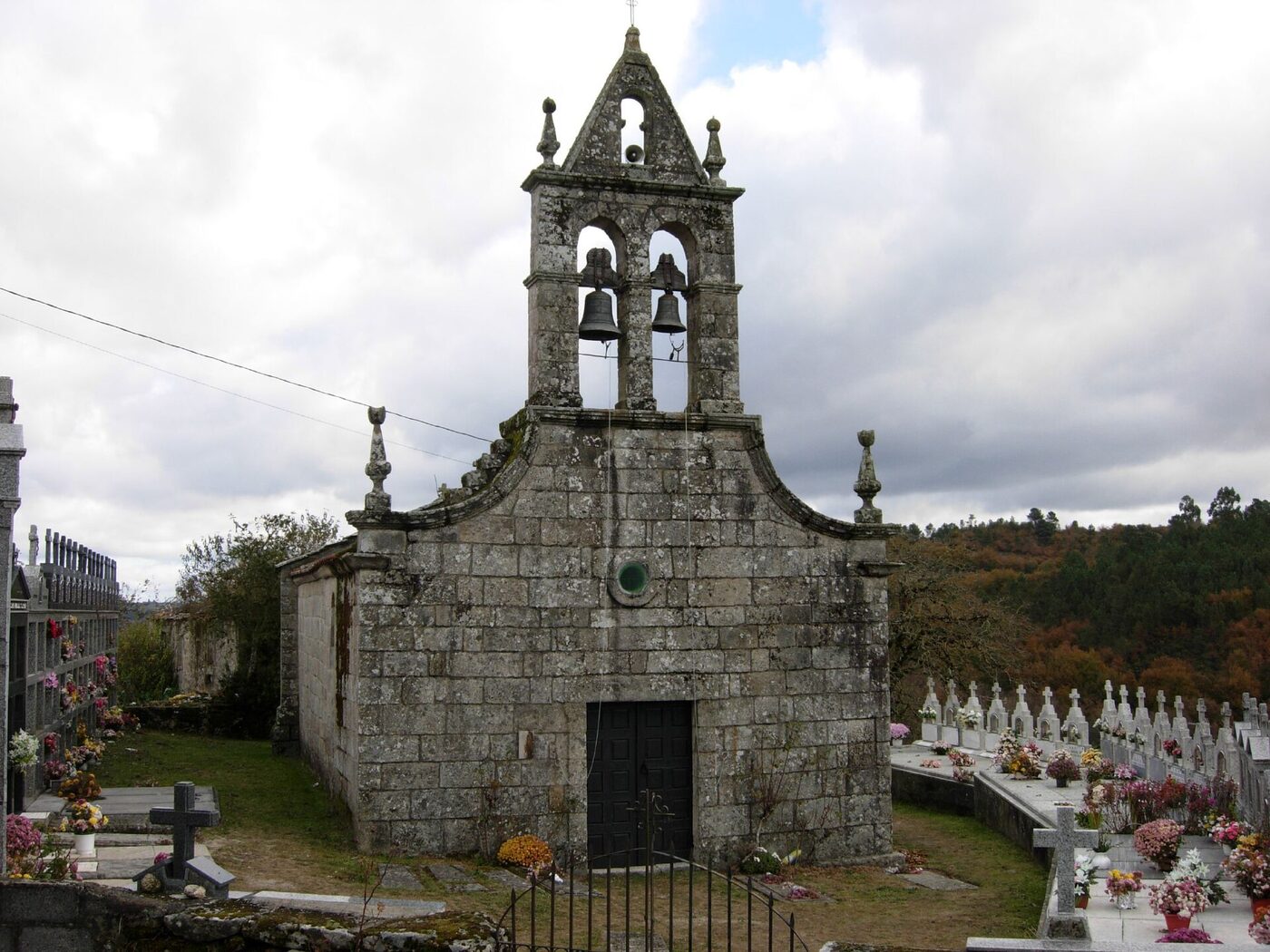 Igrexa de Santa Baia de Búbal en Carballedo
