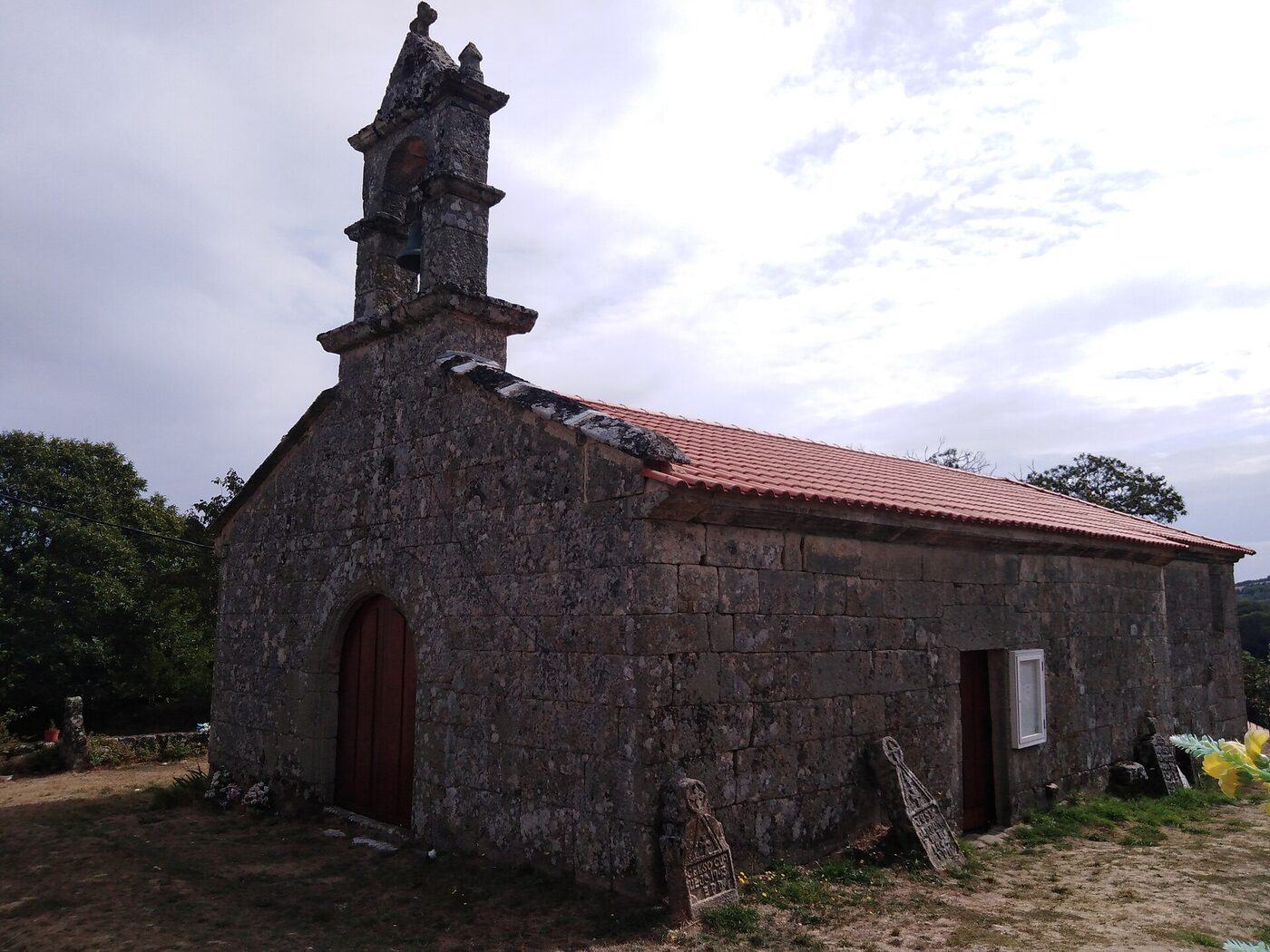 Igrexa de Santa María de Guntín en Os Blancos