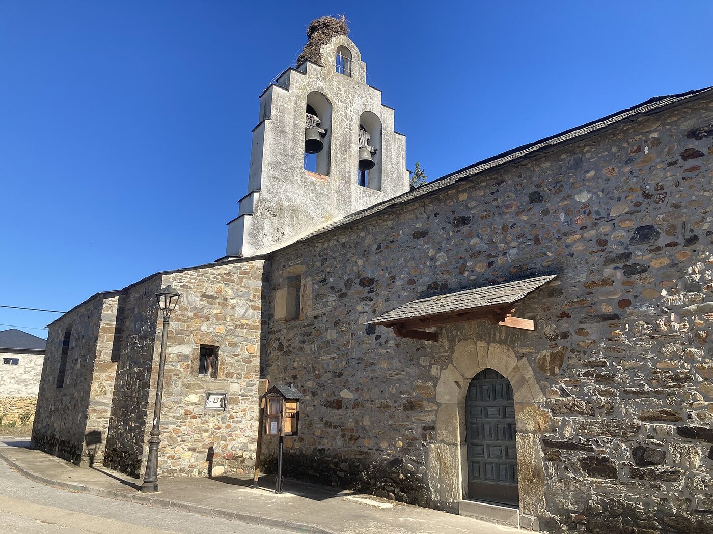 Iglesia de San Juan Bautista de Magaz de Abajo en Camponaraya