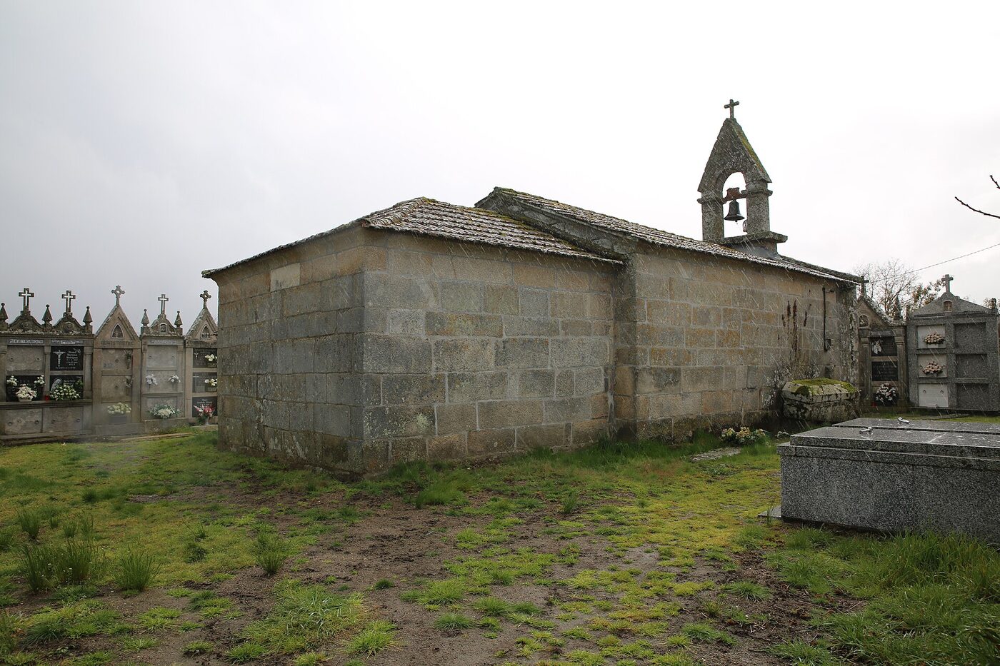 Igrexa de Santa María de Lobaces en Trasmiras