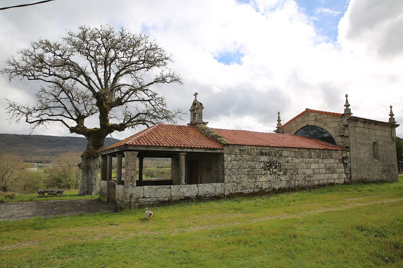 Capela da Virxe da Ponte Liñares en Bande