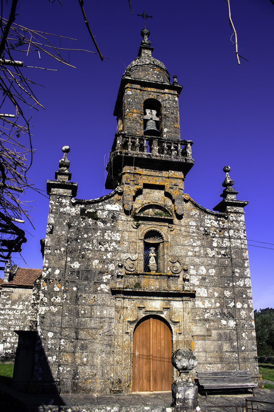 Igrexa de Santiago de Loureiro en Cerdedo Cotobade