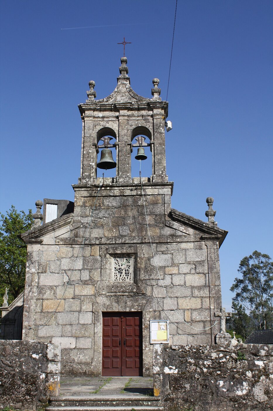 Igrexa de Santo André de Valiñas en Barro