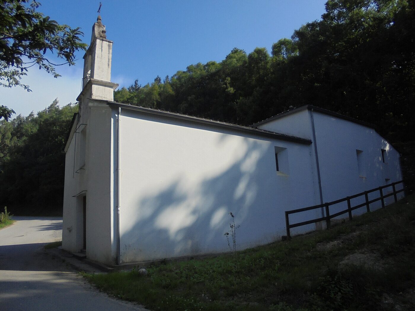 Capela de San Bernabel en Baleira