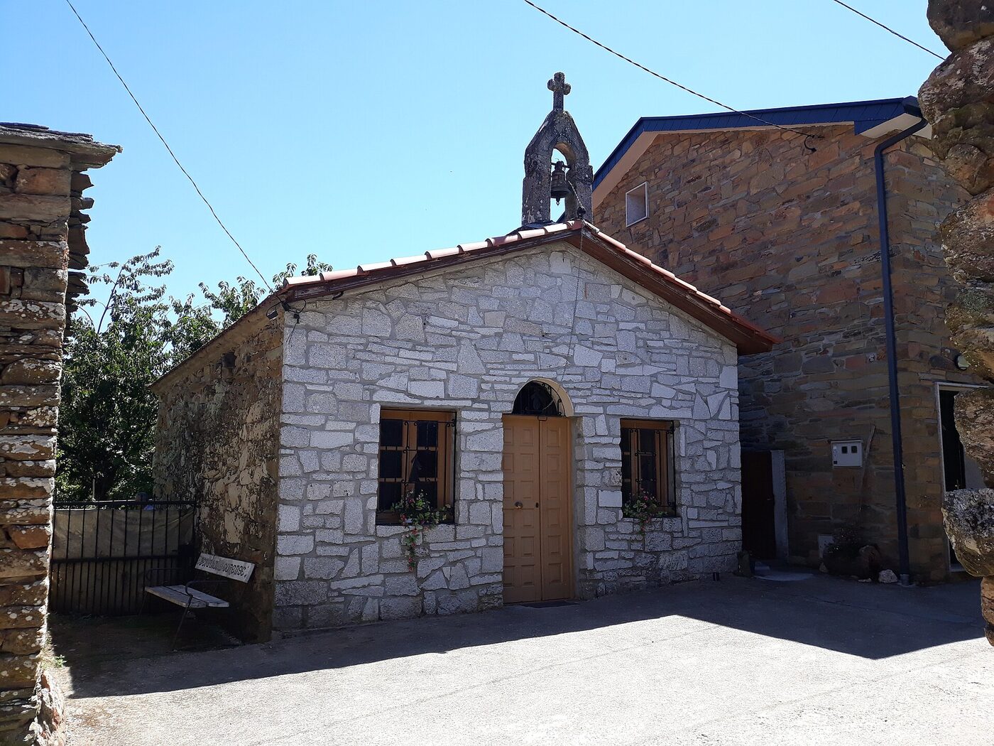 Capela da Nosa Señora das Neves das Eiras en Laza