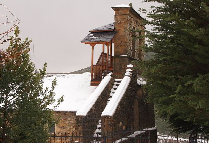 Iglesia de Santos Cosme y Damián de Pozos