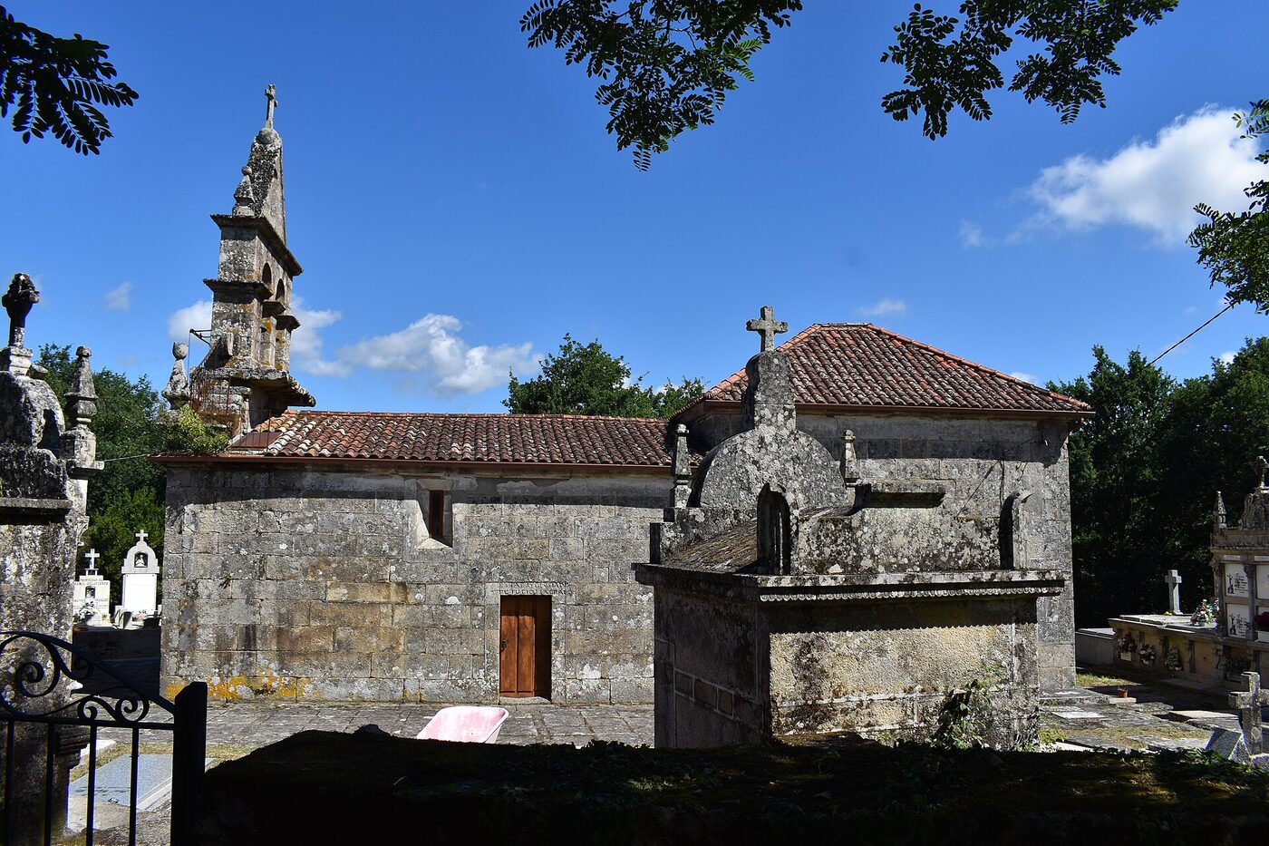 Igrexa de Santa Baia de Boimorto en Vilamarín
