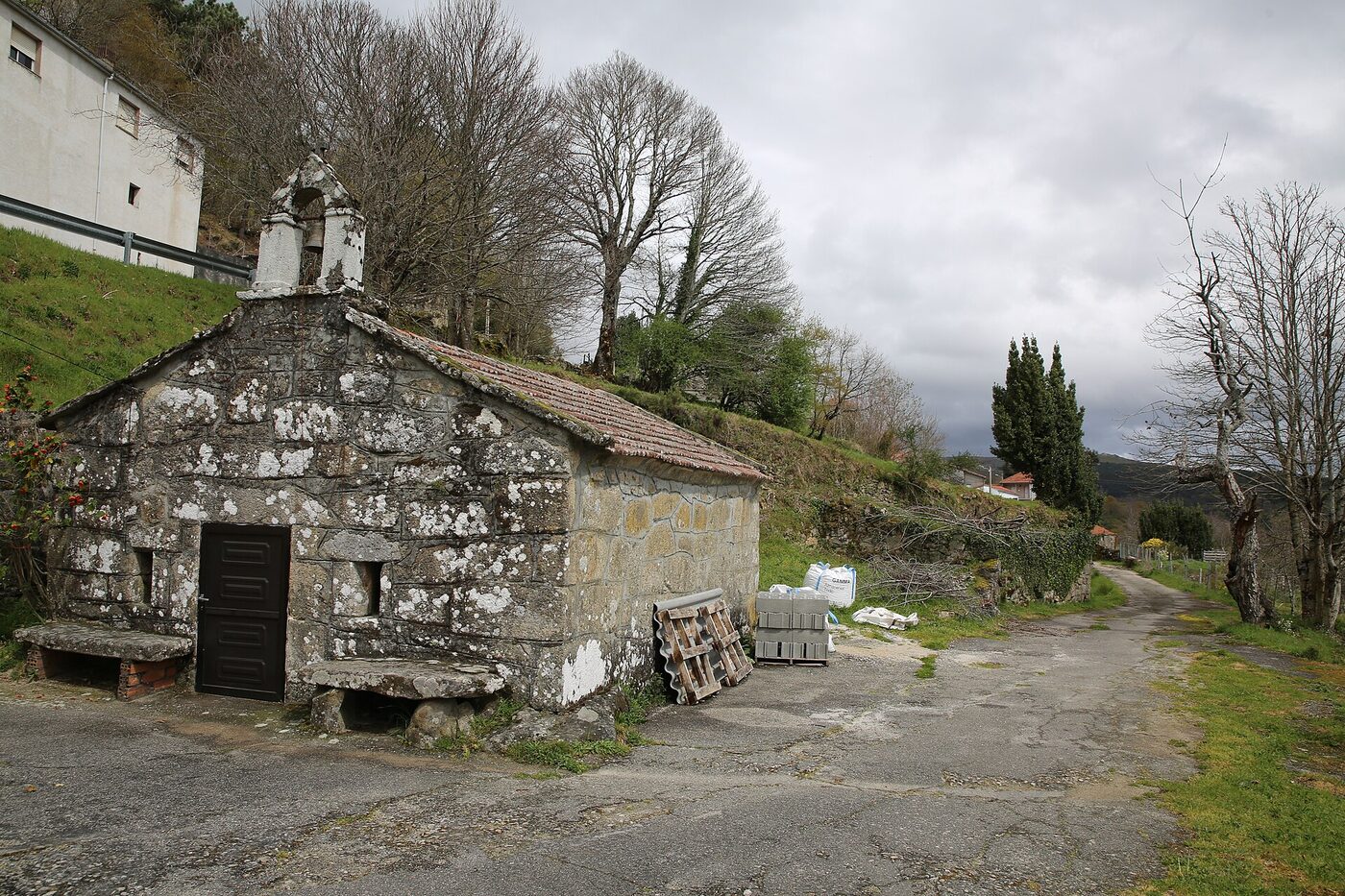 Capela de Santa Lucía de Senderiz en Lobeira