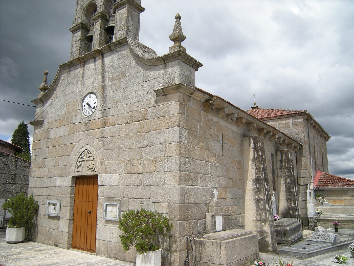 Igrexa de San Martiño de Betán en Baños de Molgas